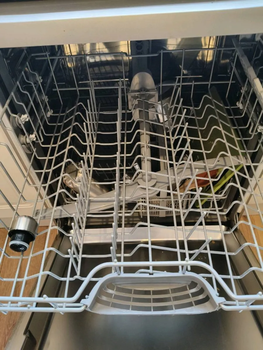 Dishwasher - Image 4