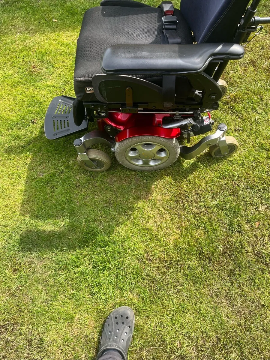 Electric wheelchair - Image 4