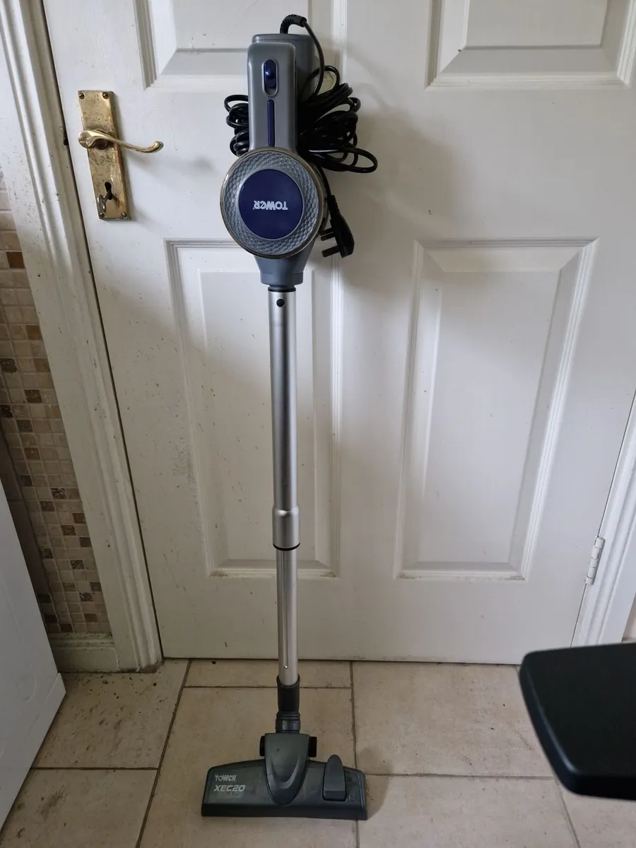 TOWER XEC20 PLUS Vertical wired Vacuum Cleaner - Image 2