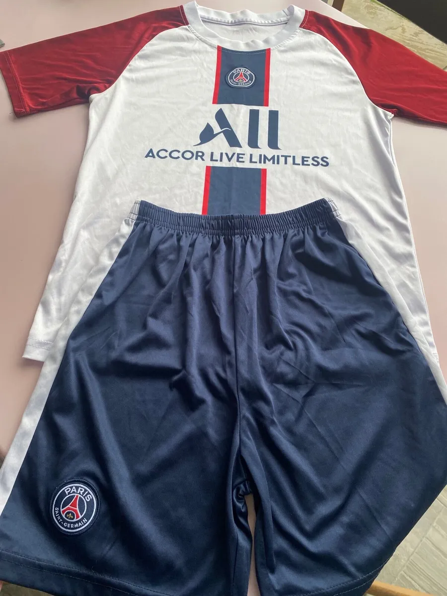 Boys soccer kit - Image 3