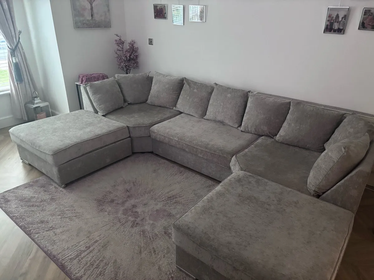 Large couch - Image 3