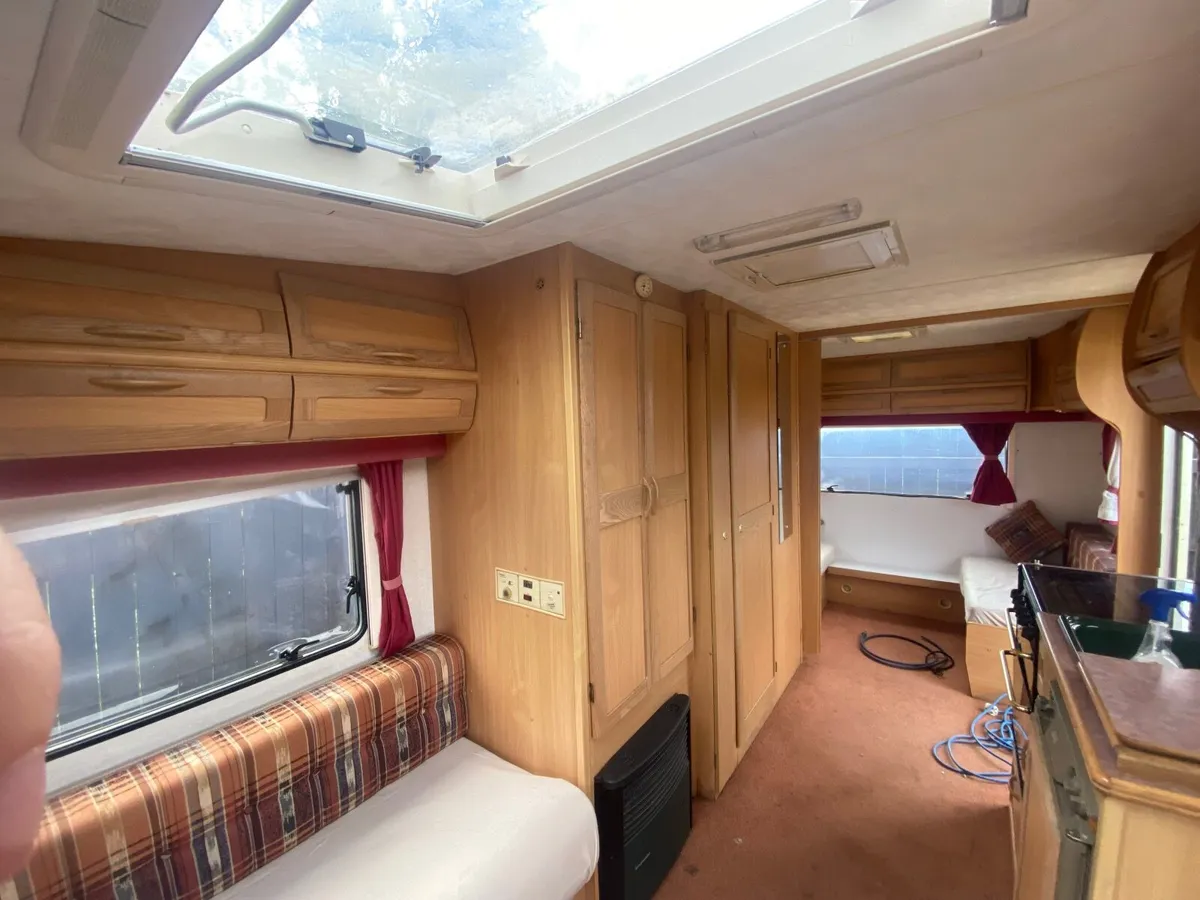 Caravan - Image 2