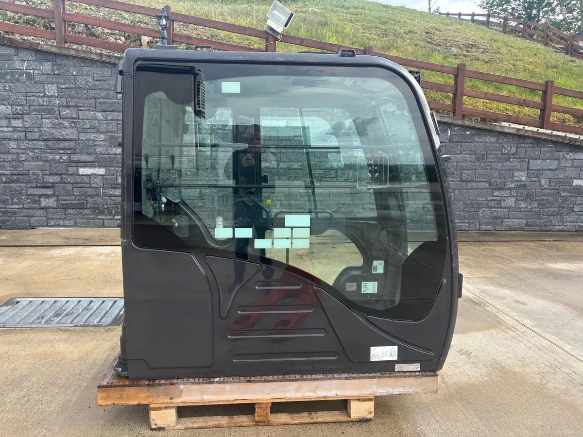 Hitachi cab - Image 2