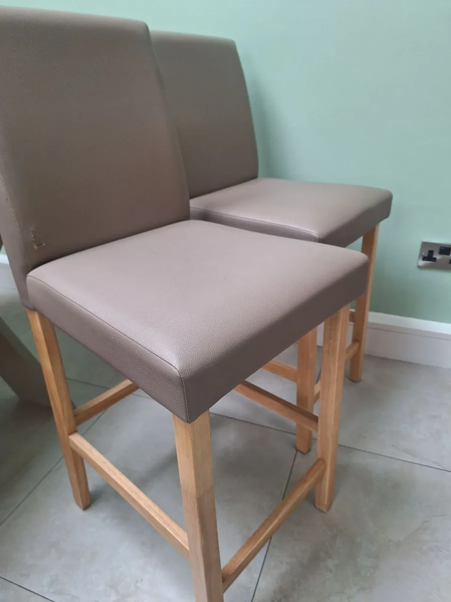 Counter high stools - Image 1