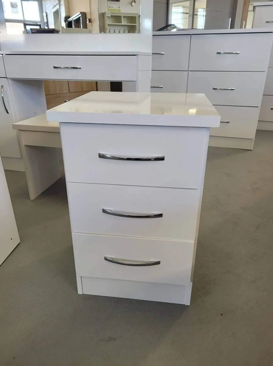 WARDROBES - Image 2