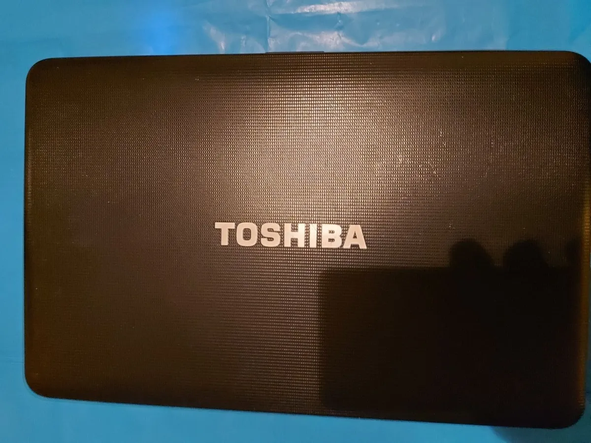 Toshiba Satellite C850-1C0, 15.6 inch laptop, 4GB - Image 4