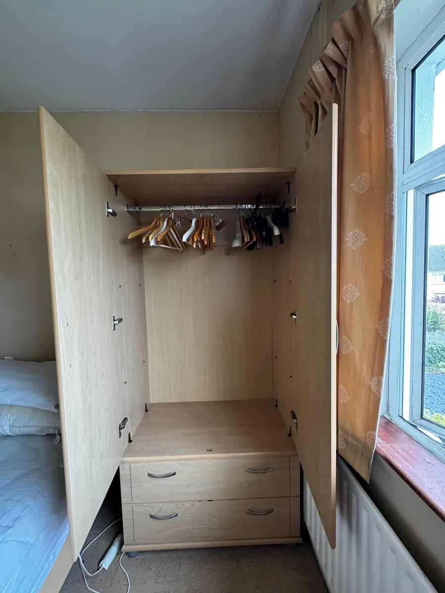 High quality - 2 wardrobes and chest of drawers - Image 4