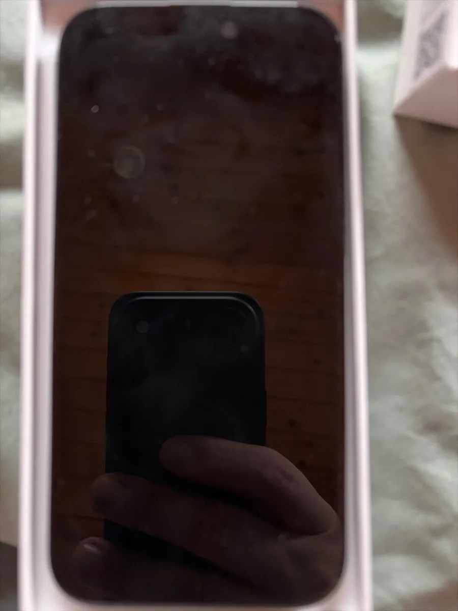 I phone 16 128 GB - Image 2