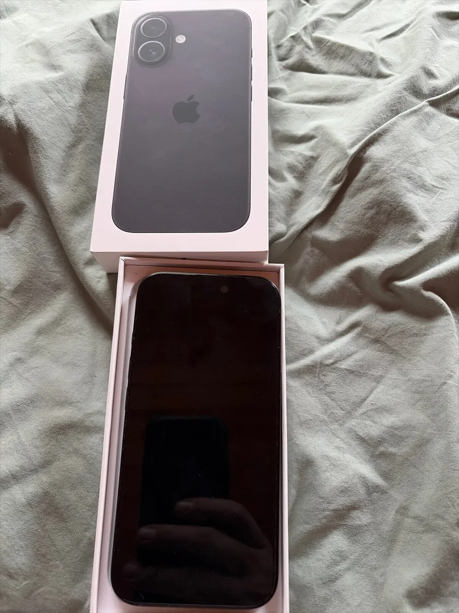 I phone 16 128 GB - Image 1
