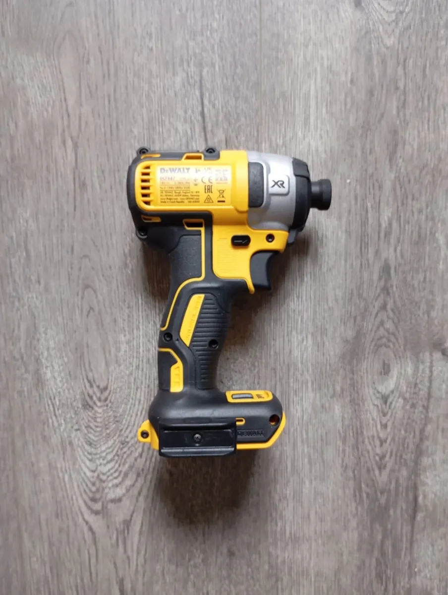DeWalt dcf887 Impact Driver (New) - Image 3