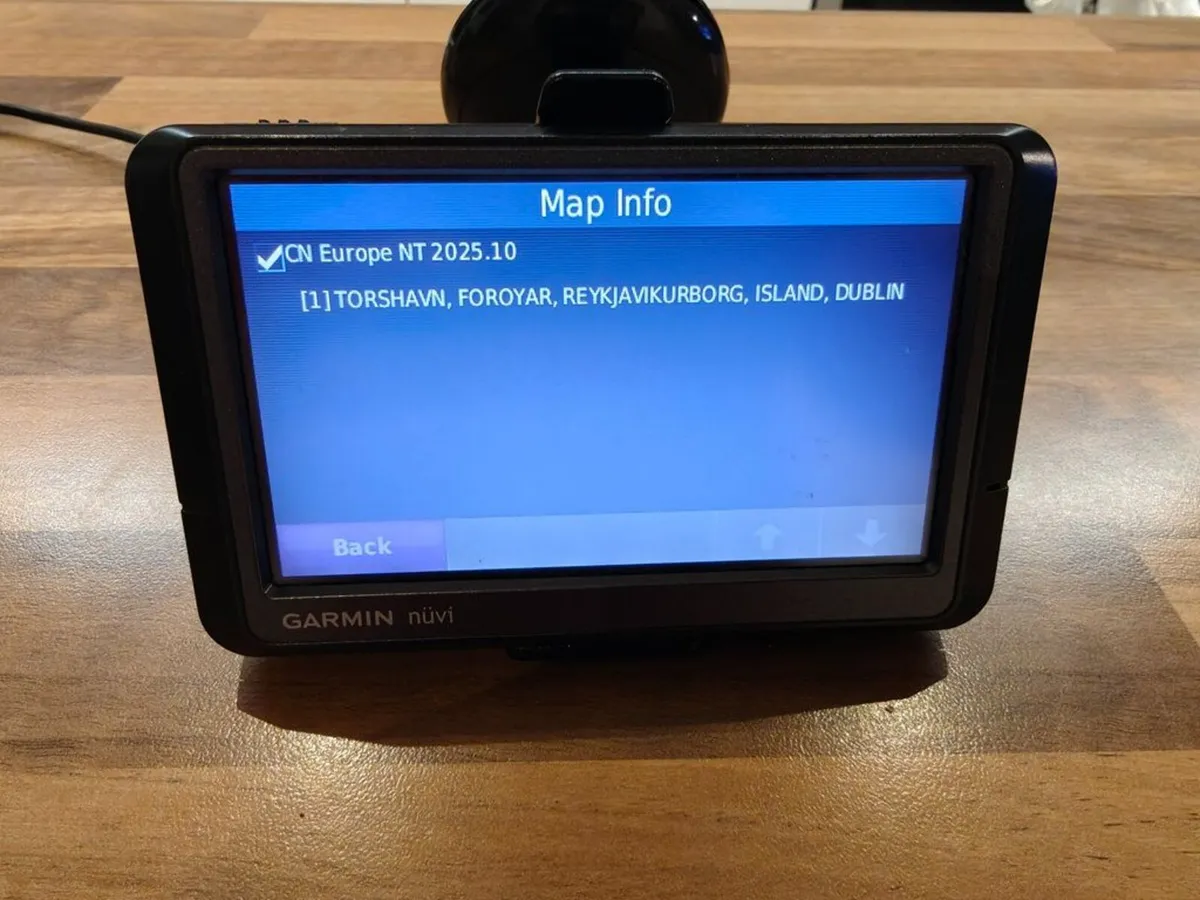 Garmin 255W sat nav - Latest Ireland / UK map - Image 4