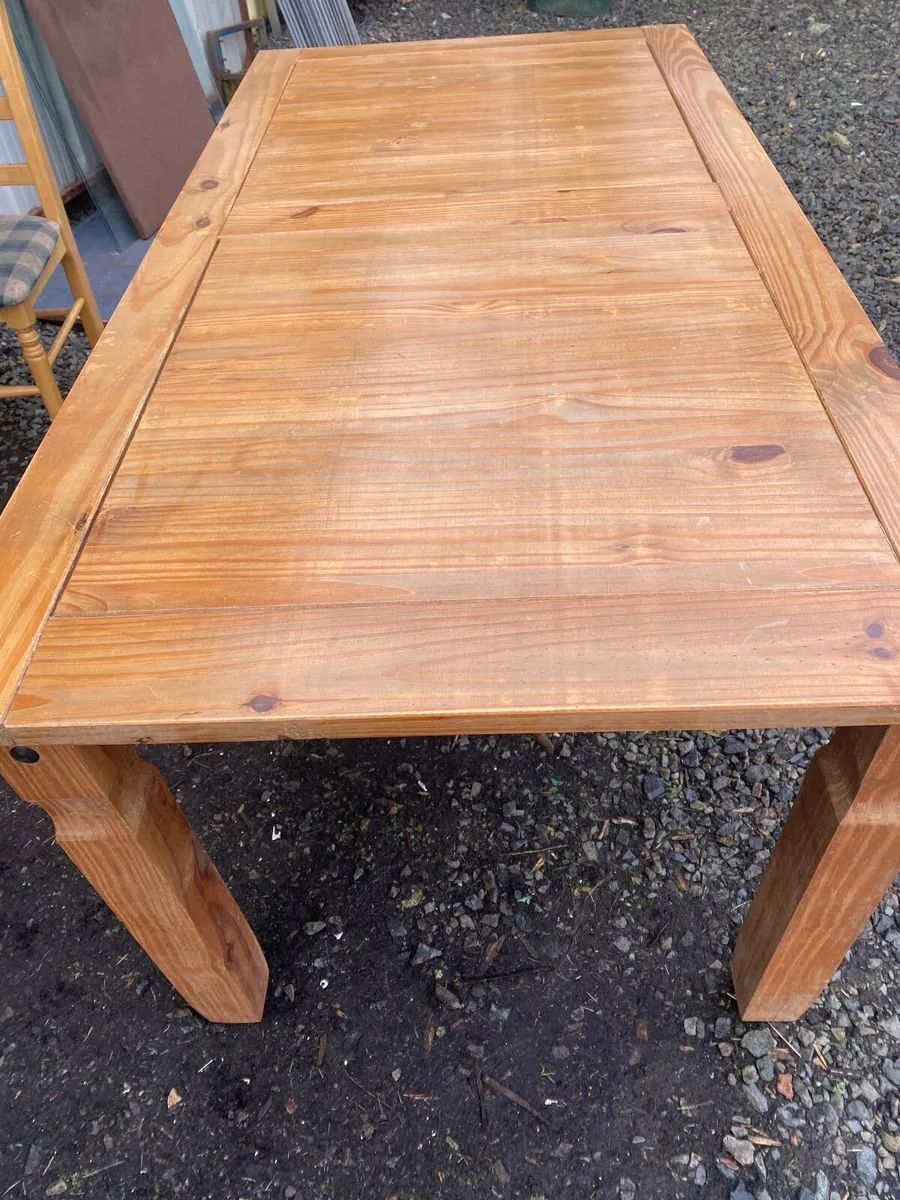 Kitchen table - Image 1