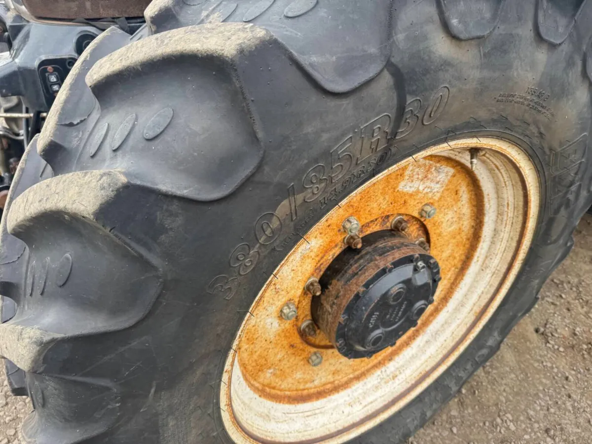 Row Crop Rims and Tyres Case New Hollan - Image 2