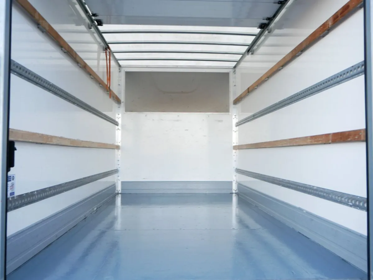 2023 Peugeot Boxer Luton Box Van - Image 3
