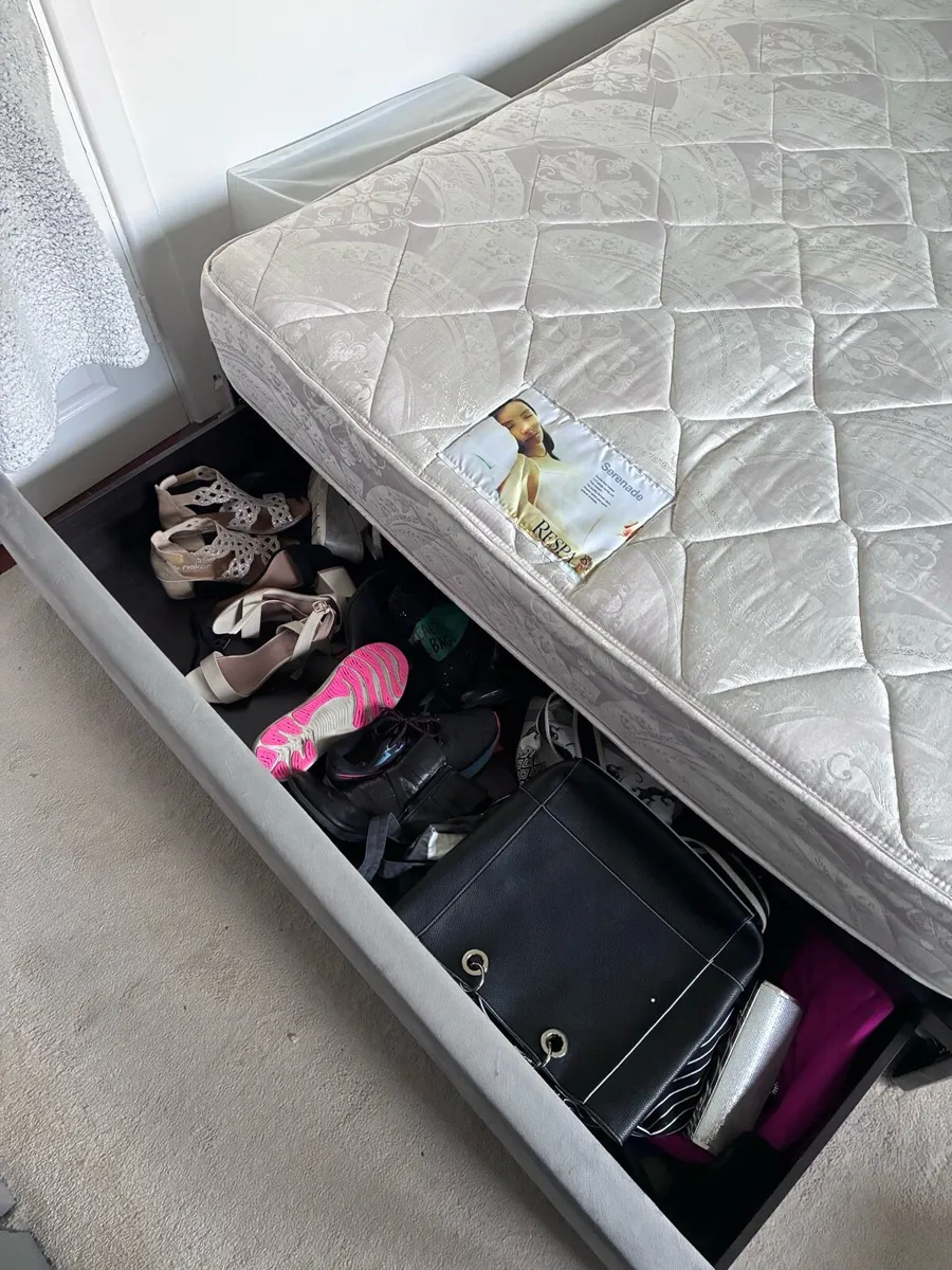 5ft bed with end drawer - Image 4