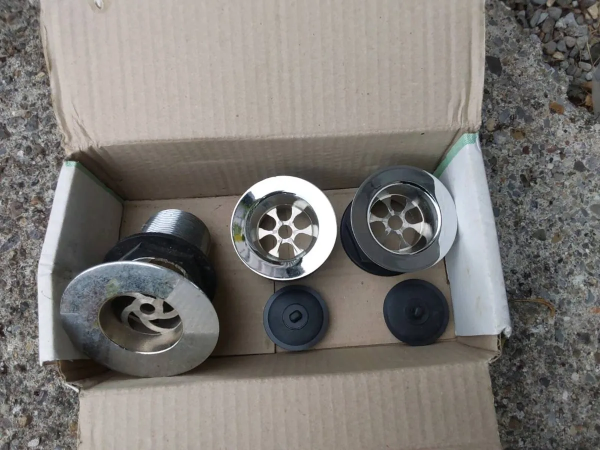 Lots of bathroom stuff for only €150 - Image 4
