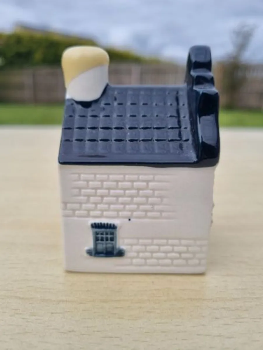 Ceramic miniature of KLM house number 1 - Image 3
