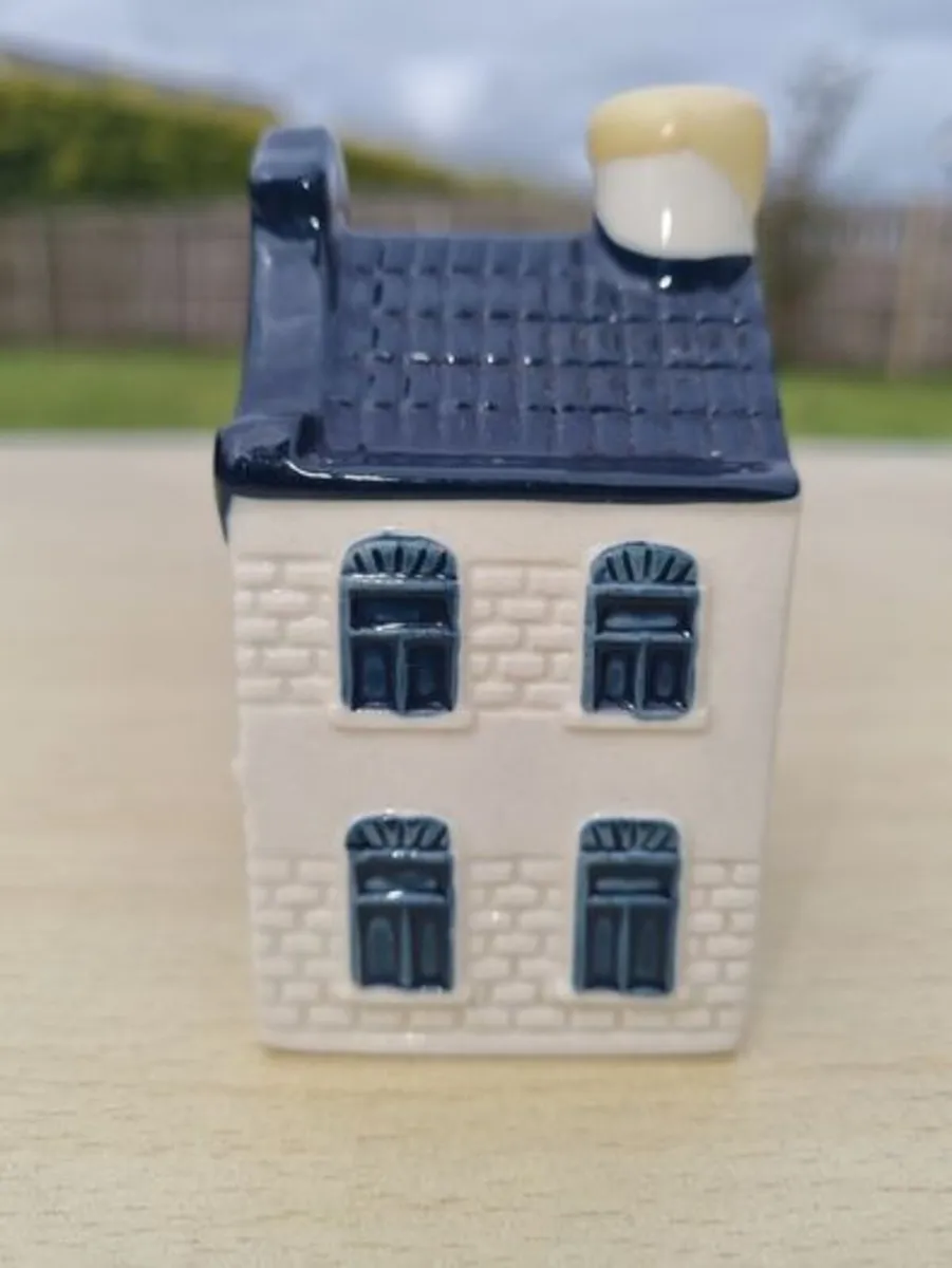 KLM Blue Delft House ceramic collector's house no5 - Image 1