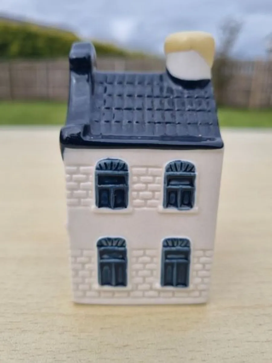 KLM Blue Delft House ceramic collector's house no5 - Image 2
