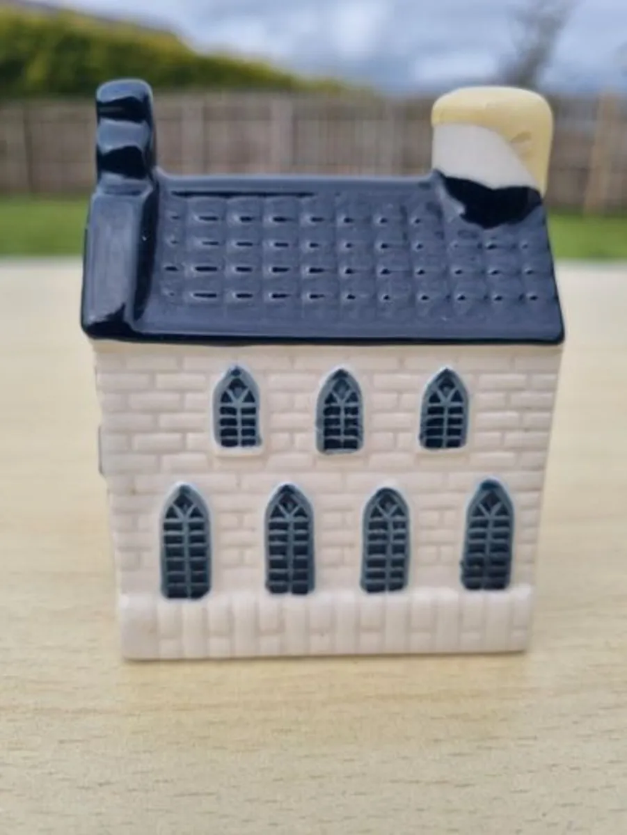 KLM miniature house made of Delft Blue ceramic - Image 2