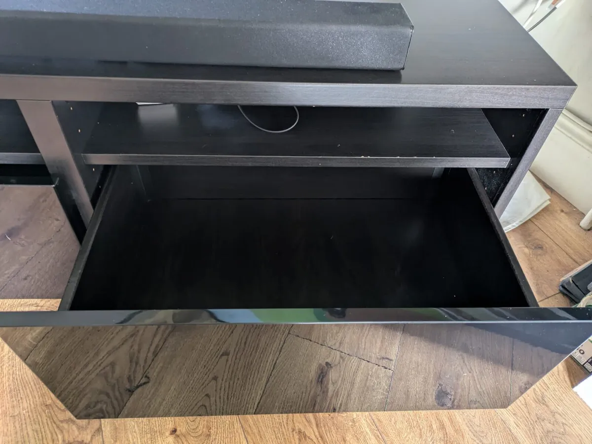 TV Unit - Image 4