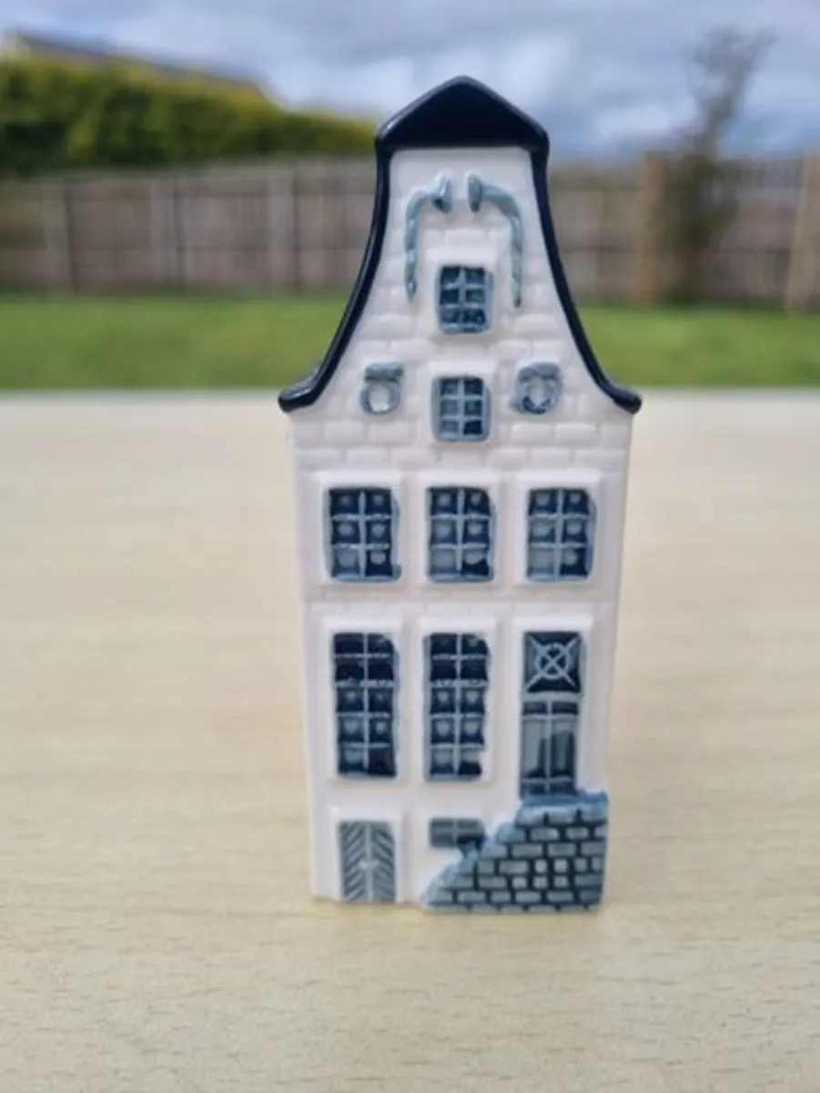 Collector's house from the KLM Delft Blue No9 - Image 1