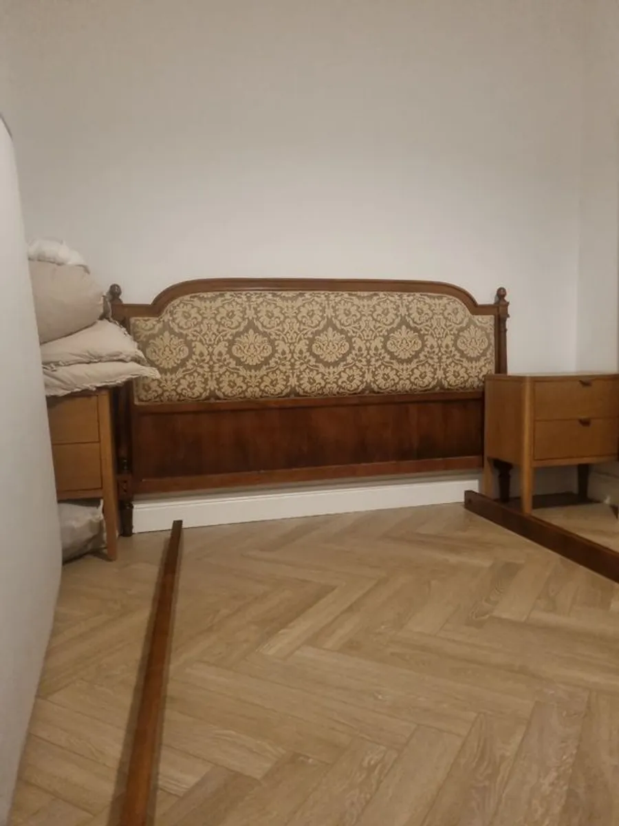 Beautiful solid antique superking bed - Image 2