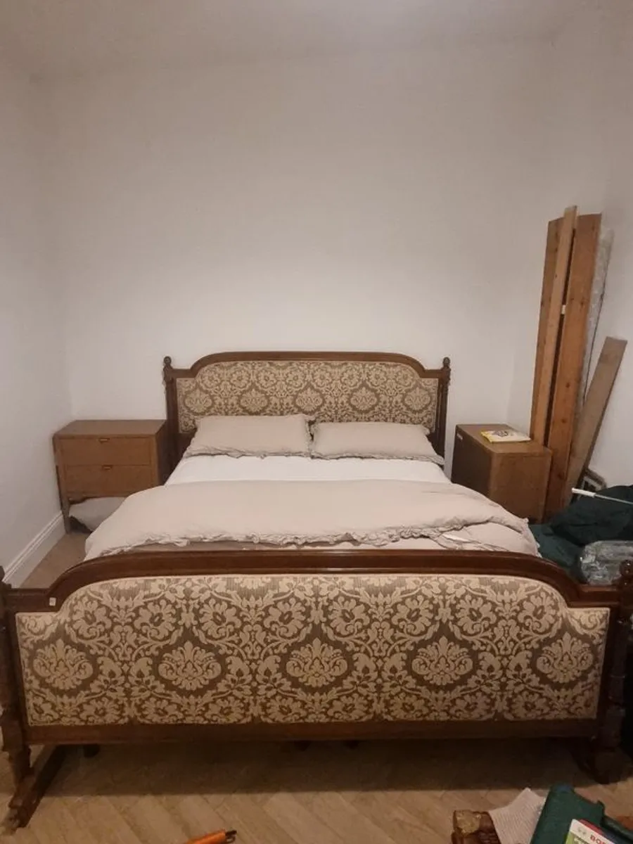 Beautiful solid antique superking bed - Image 4
