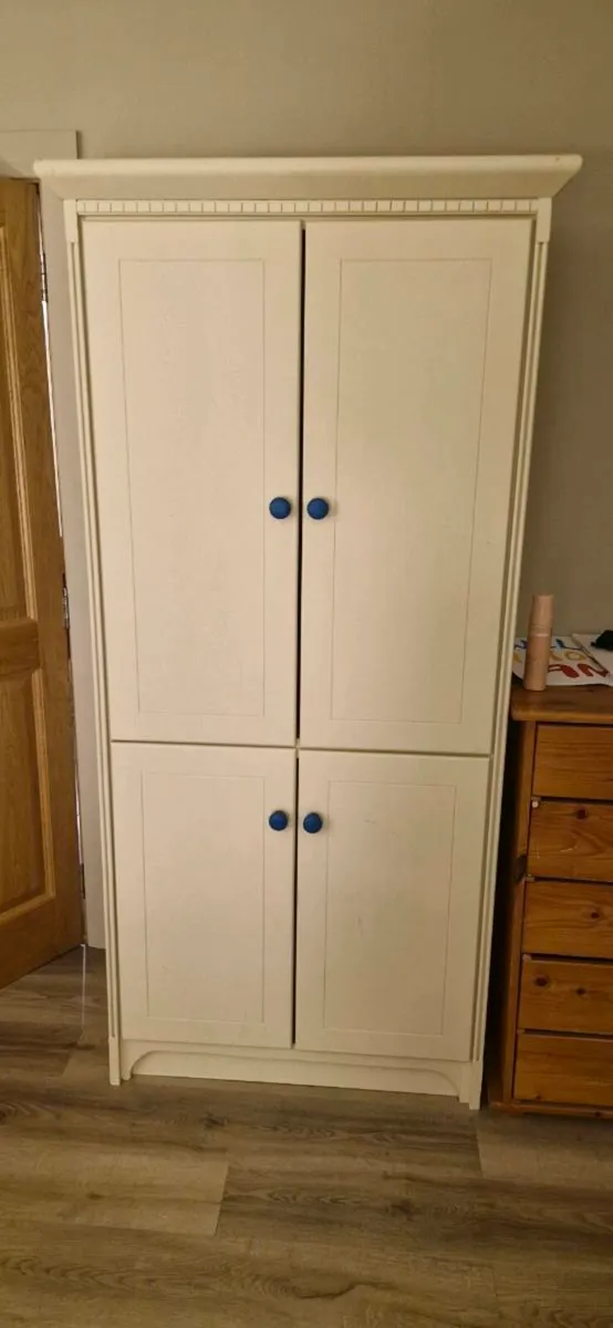Wardrobe  for sale - Image 1