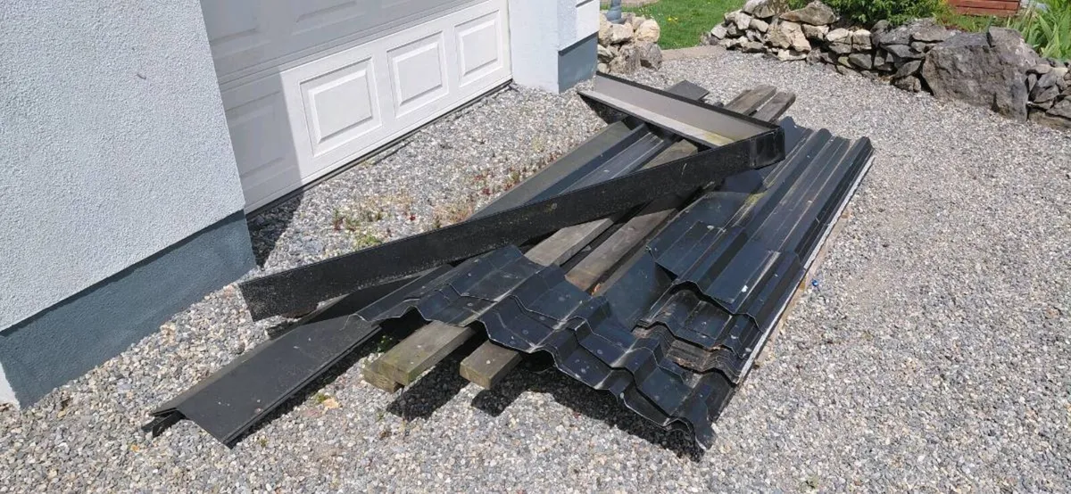 Garage/Shed - Image 2