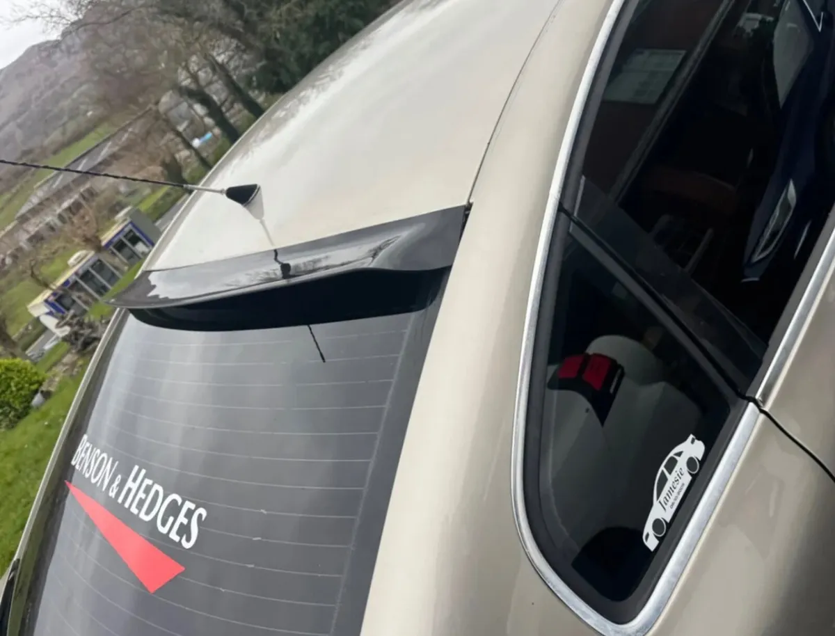 Hic spoilers Lexus is200 - Image 1