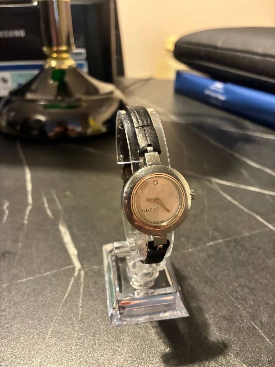 Gucci watch - Image 2