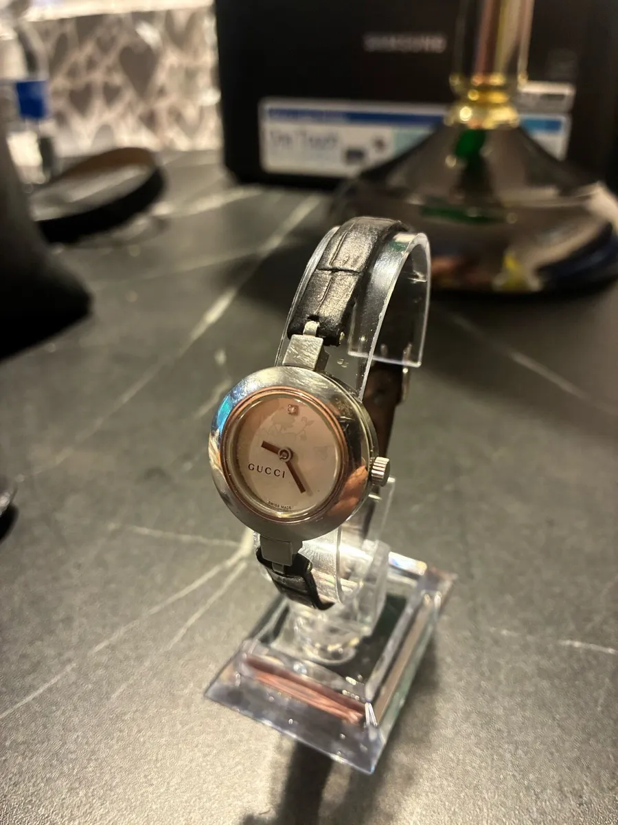 Gucci watch - Image 4