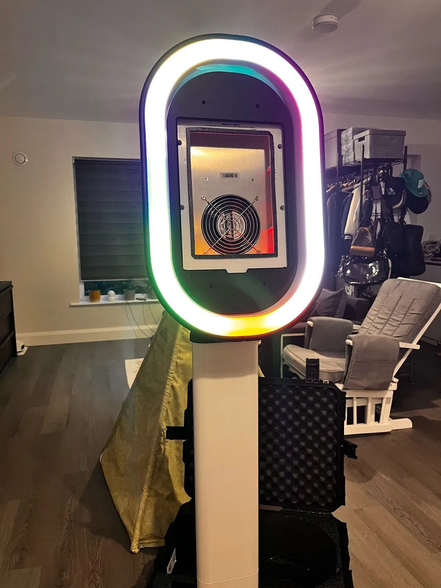 Professional RGB Photo Booth - Image 2