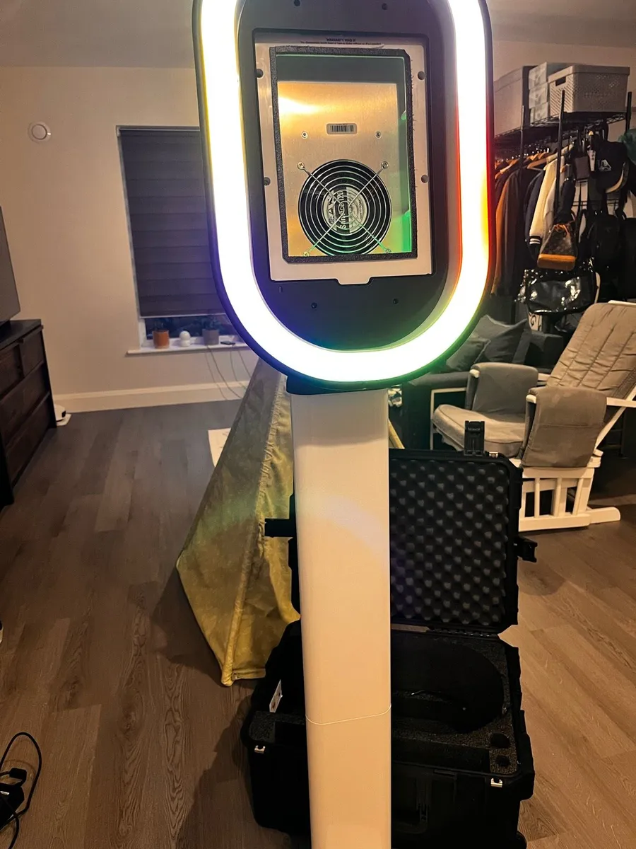 Professional RGB Photo Booth - Image 4