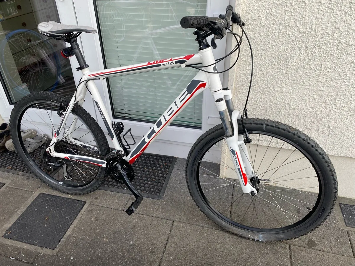 Cube CMPT 22 inch frame 24 speed 26 inch - Image 1