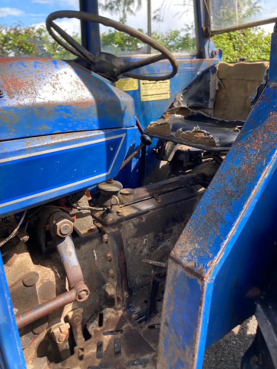 Vintage tractor - Image 4
