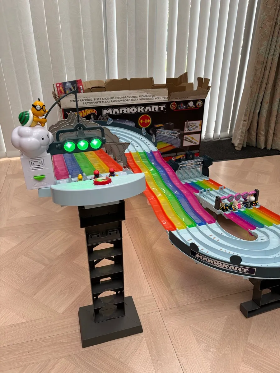 Mario kart hot wheels racetrack - Image 3