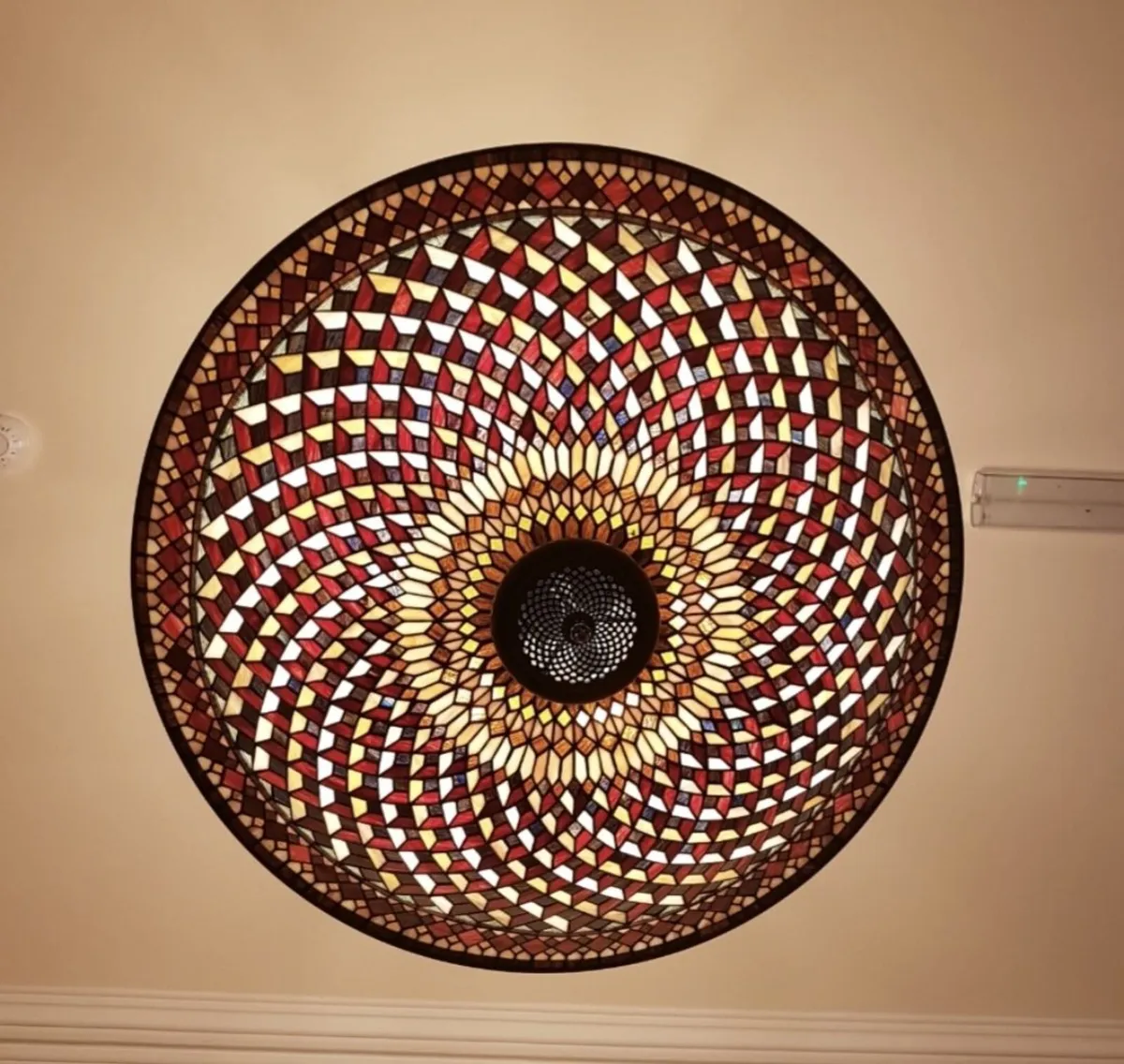 Beautiful colourful light fitting - Image 1
