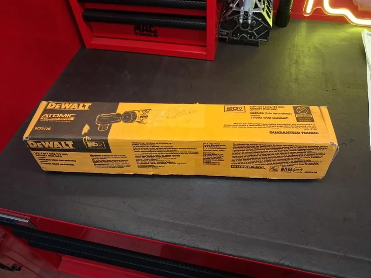 Dewalt 20v/18v 1/2 inch ratchet - Image 1