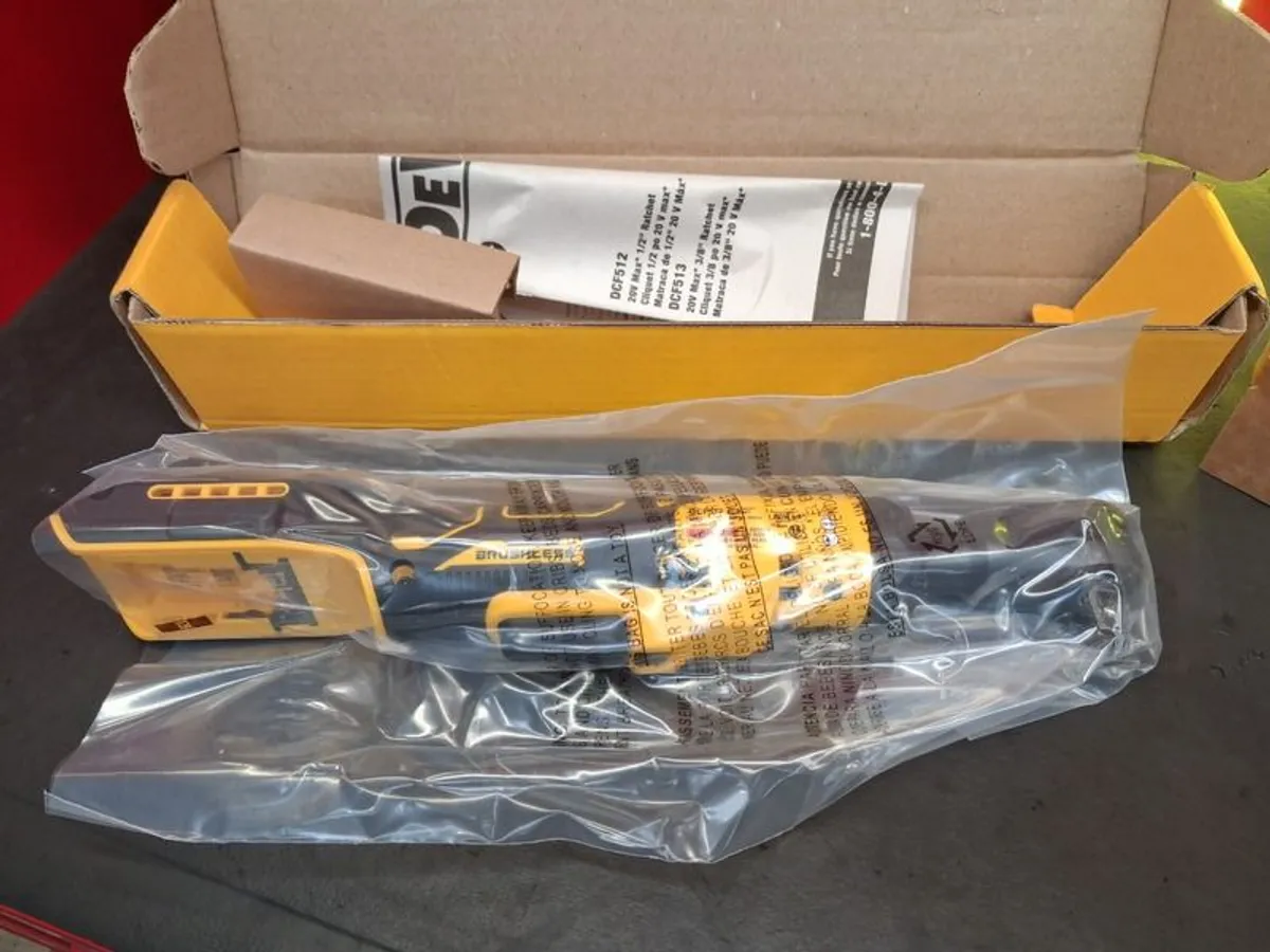 Dewalt 20v/18v 1/2 inch ratchet - Image 4