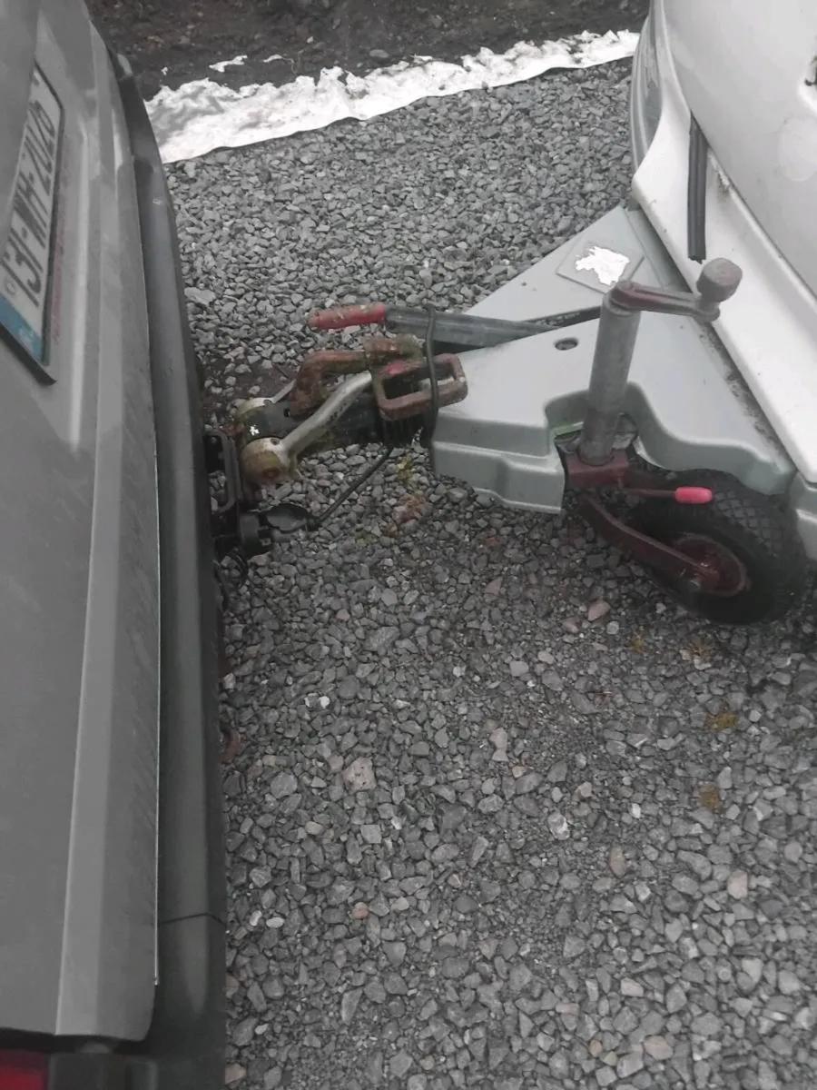 abi caravan 4/5 berth needs tlc - Image 2