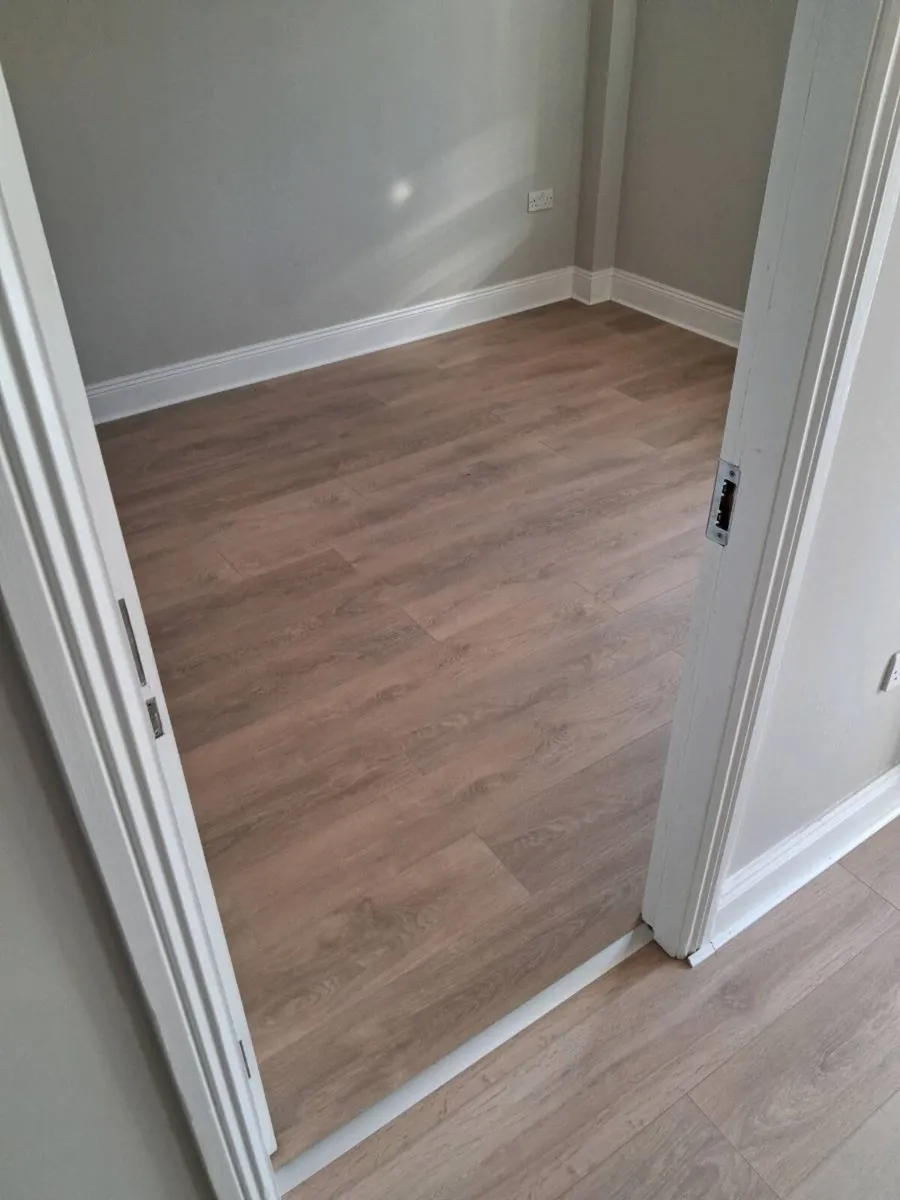 Floor fitter laminate - Image 3