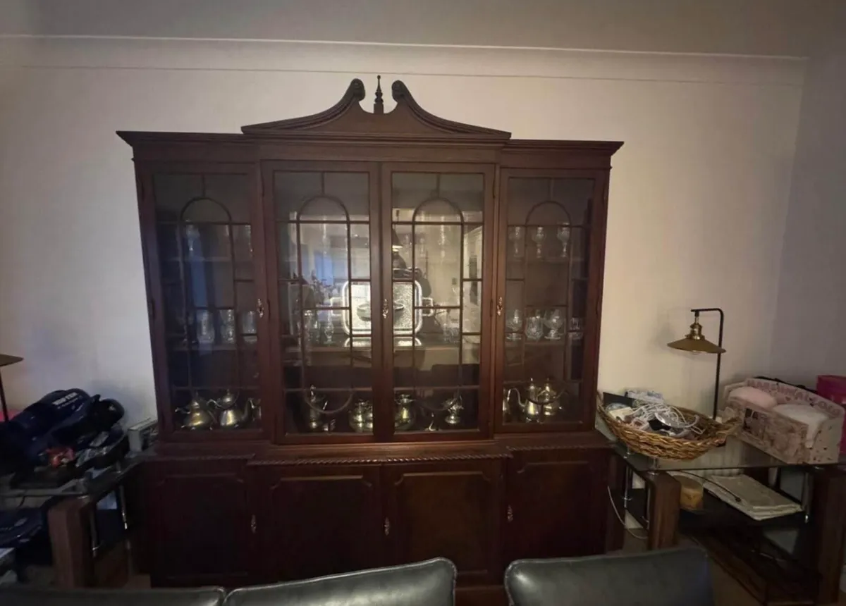 Mahogany Cabinet - Image 1