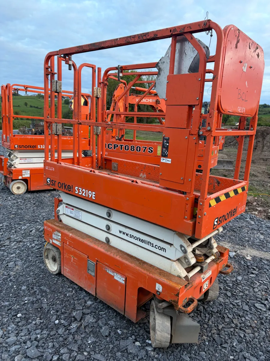 3 x immaculate scissor lifts for sale or hire - Image 4