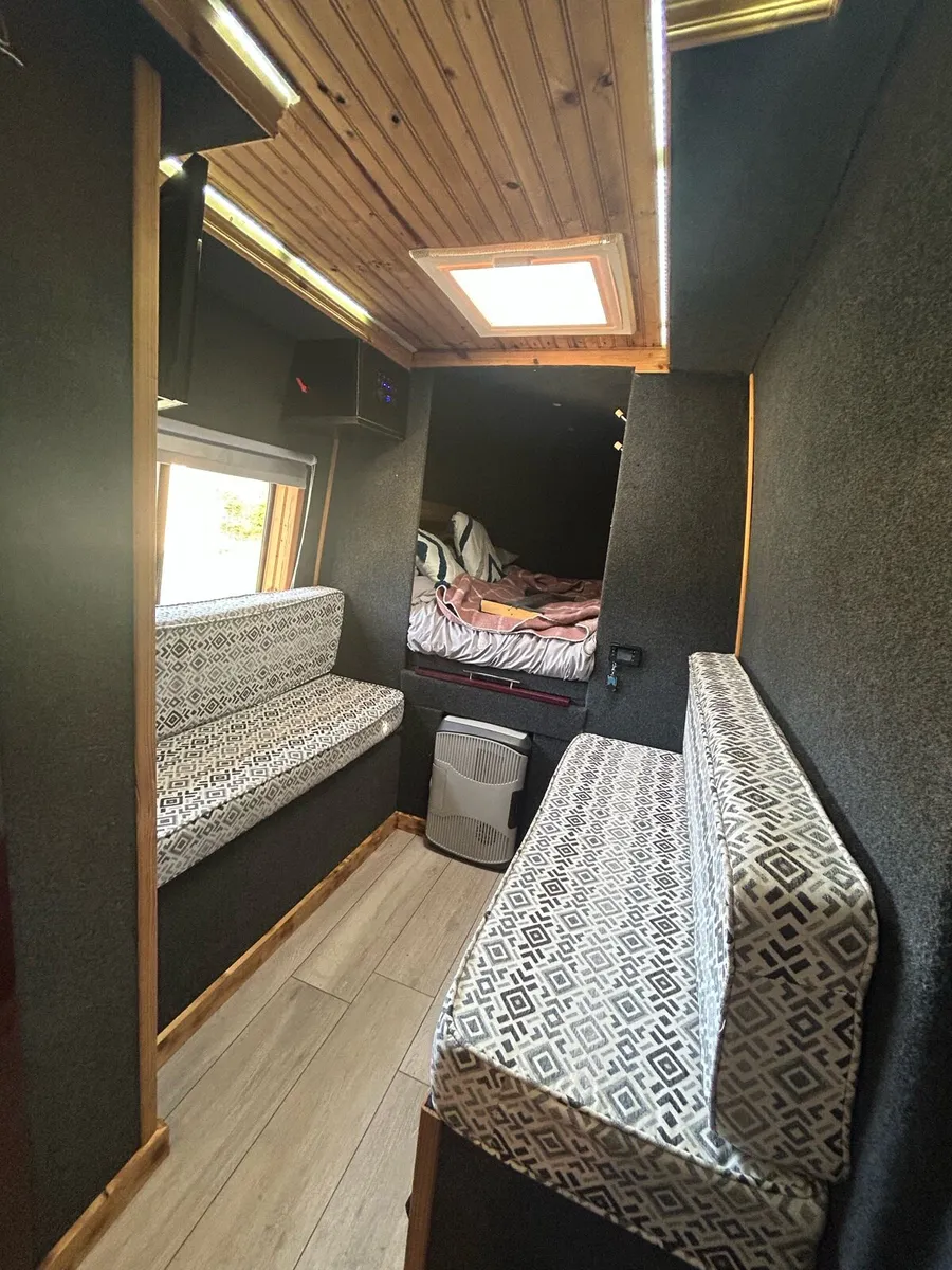 2015 Volkswagen Crafter Campervan - Image 2