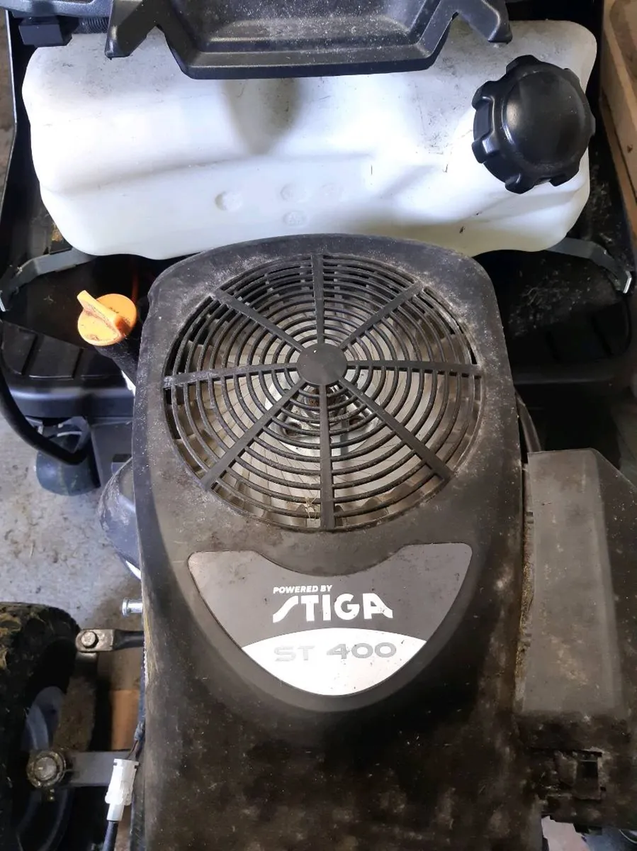Ride on lawnmower - Image 3