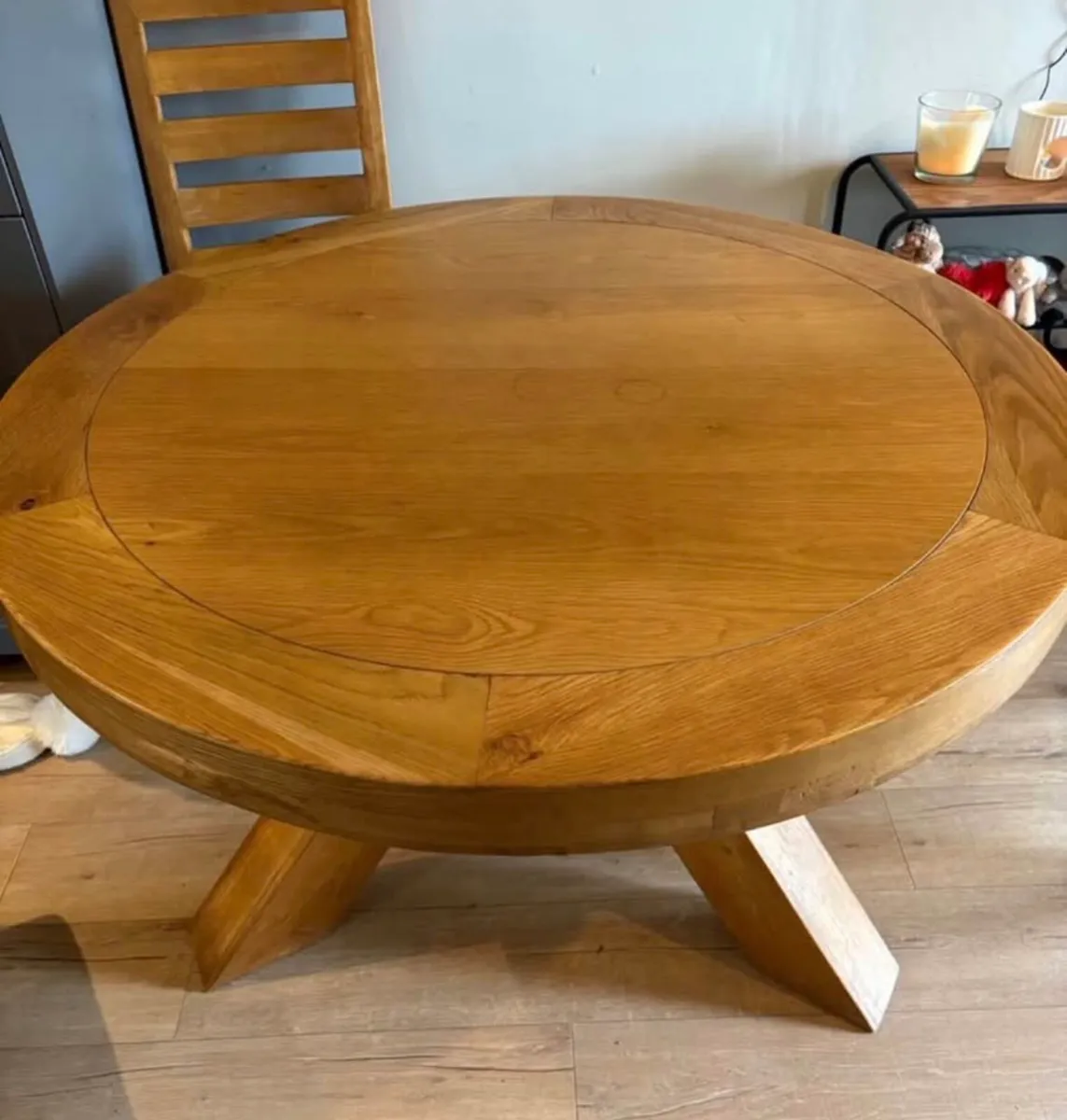 Oak Circle Dinning table - Image 2