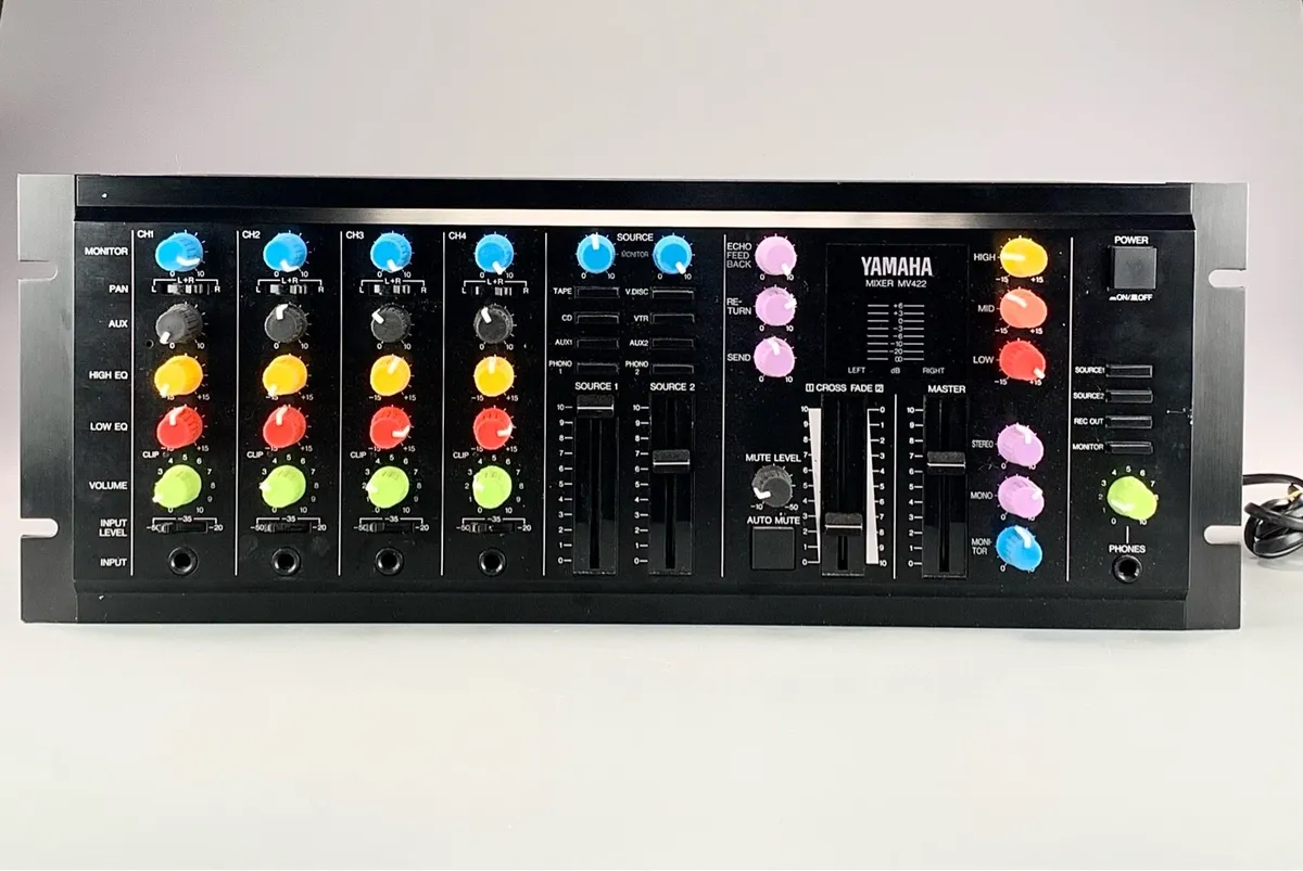Yamaha MV422 4-channel analog mixer - Image 3