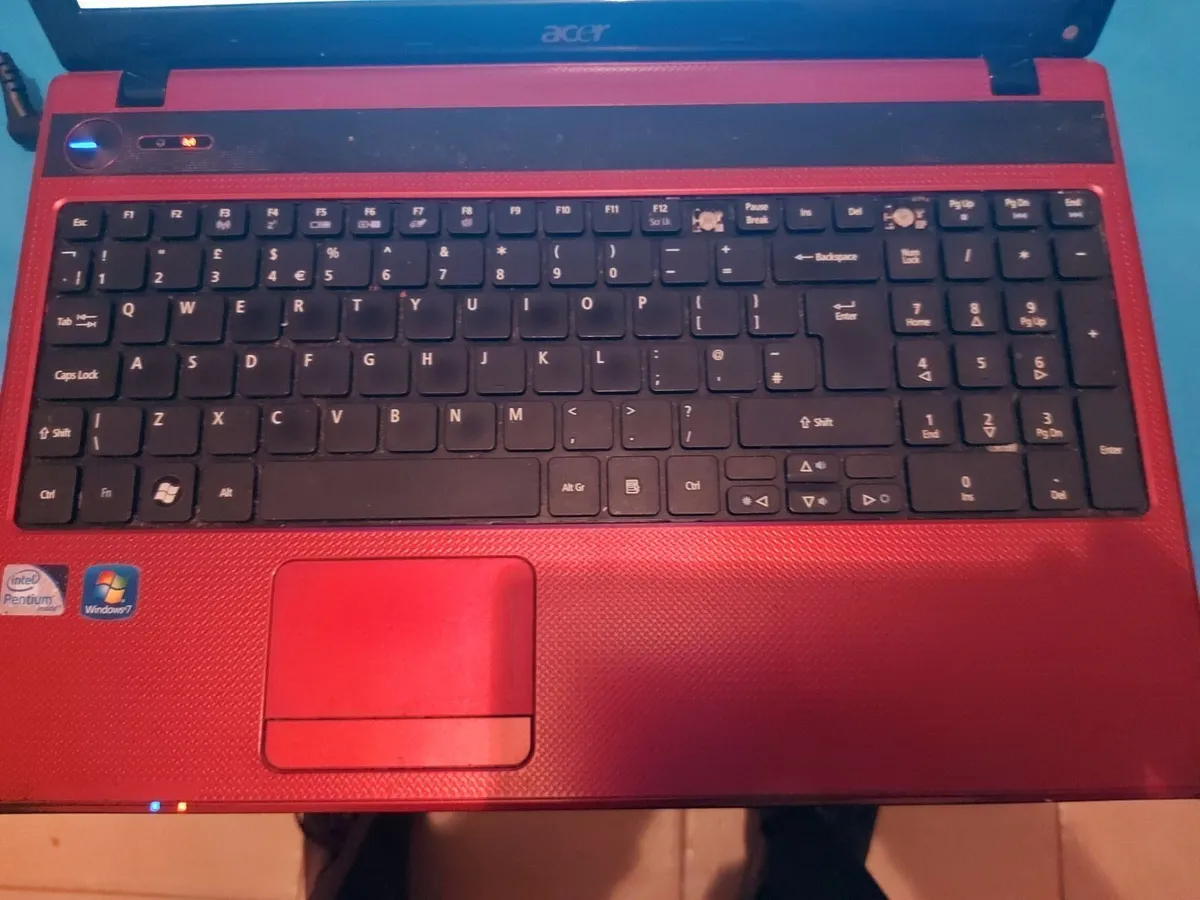 Acer Aspire Laptop, Red, 3GB Ram, 500GB HDD, Win - Image 2